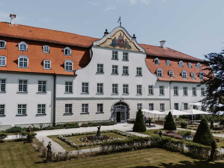 hochzeit-schloss-lautrach-allgäu-bodensee-laura-patrik-weddingplanner-hochzeitsplaner-hochzeitspaar-titel