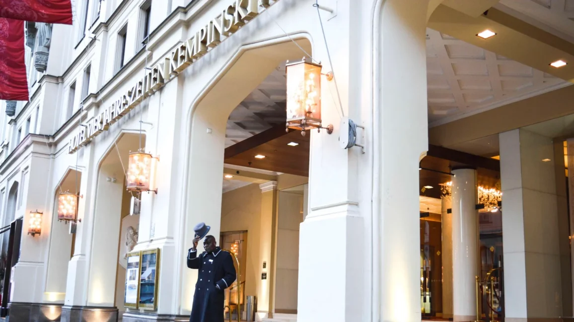 hotel-vier-jahreszeiten-kempinski-rockwedding-anna-maria-rock